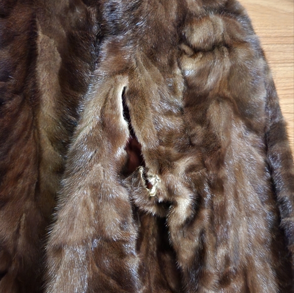 Genuine Mink - Picture 5 of 6